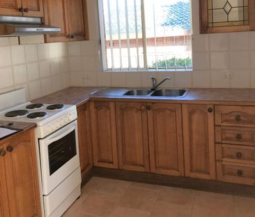 LARGE VILLA - HANDY LOCATION - Photo 3