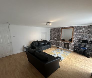 10 Hollyvale, Newtownabbey, BT36 5NG - Photo 1