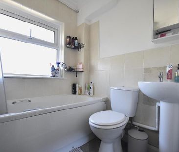 3 bedroom end of terrace house to rent - Photo 6