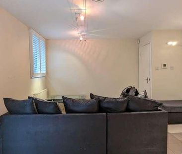 Bridgeport Place, Wapping, London, E1W - Photo 1