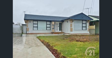 Newly Renovated Family Home in the Heart of Smithfield! - WATER INC! - Photo 5