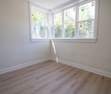 Bright 2 Bedroom Apartment in Welland! - Photo 3