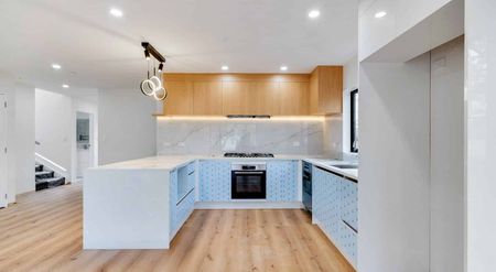 Good Quality and Big, 4 Bedroom - Brand New Home - Photo 3