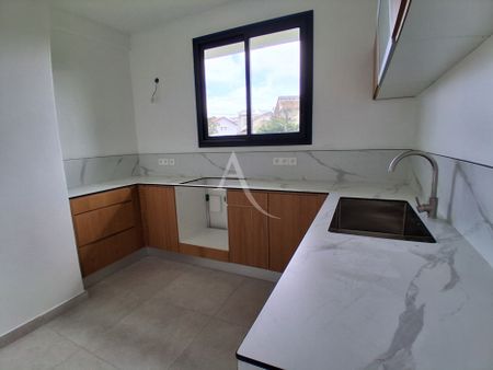 Location Appartement 76m² 3 pièces Fort de france - Photo 3