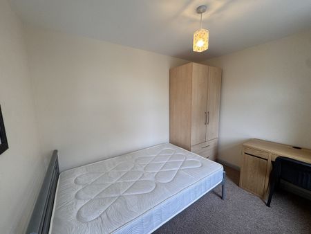 Cosmo Avenue, Tang Hall - P1112 - Photo 4