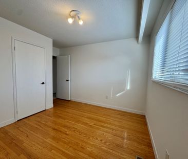 For Lease - 165 Aberdeen Avenue, Vaughan, Ontario - Photo 5