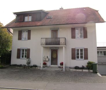 Renovierte 2.5-Zimmer-Dachwohnung mit Seeblick in Murten - Photo 6