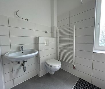 2-Zimmer-Wohnung mit kleiner EBK und ebenerdiger Dusche. - Photo 2