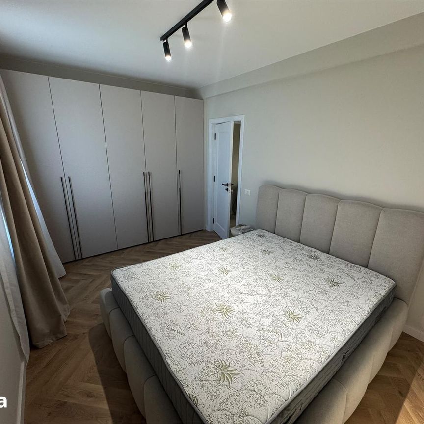 Ap 2 cam, bloc nou, etaj 1, central, parcare - Fotografie 1