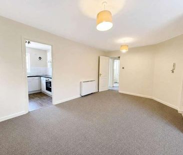 Larkspur Gardens, Luton, LU4 - Photo 1