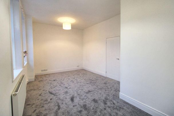 2 bed upper flat to rent in NE6 - Photo 1