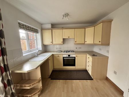 2 bedroom terraced house to rent - Photo 2