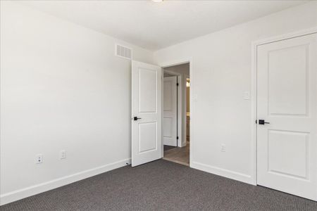 For Lease - 3 Southam Lane, Hamilton, Ontario - Photo 3