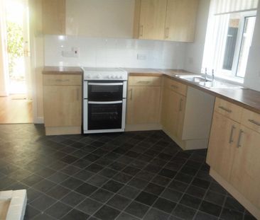 Eastleigh Road, Devizes, SN10 - Photo 2