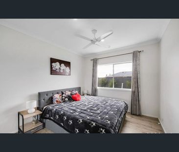 16 Linacre Crescent, Melton South, Vic 3338 - Photo 1