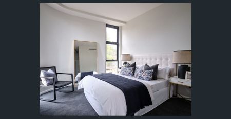 Fully Furnished Two-Bedroom Ground Floor Apartment - Photo 3