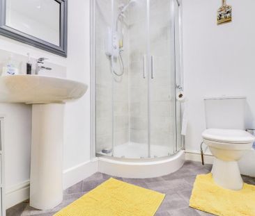 2 bedroom flat to rent - Photo 6