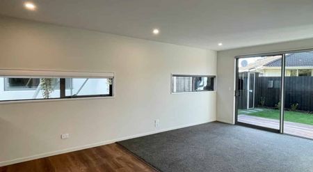 2 Bedroom 1.5 Bathroom Townhouse - Photo 2