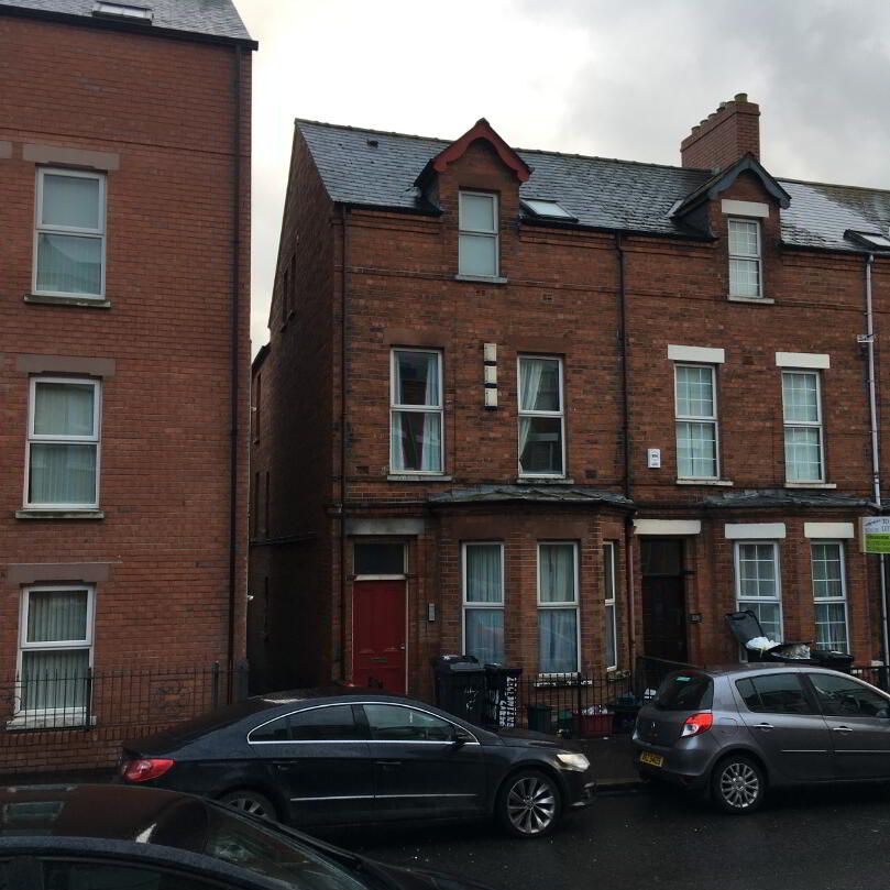 Flat 2-2 Eglantine Gardens, BT96EZ, Belfast - Photo 1