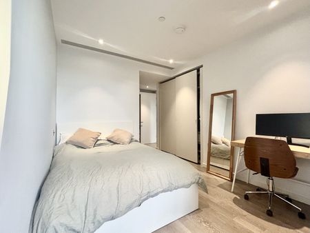 2 Bed Flat, Faraday House, SW11 - Photo 2