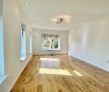 Midanbury Lane - Photo 2