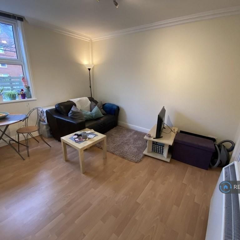 1 bedroom flat to rent - Photo 1