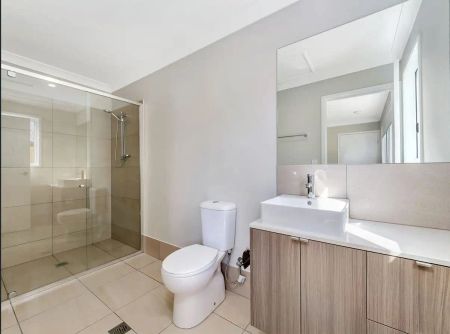 “One Bedroom Modern Duplex !” - Photo 3