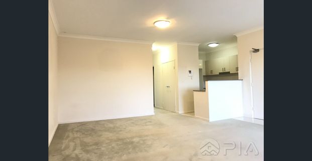 2 bedroom unit available available - Perfect for family!! - Photo 1