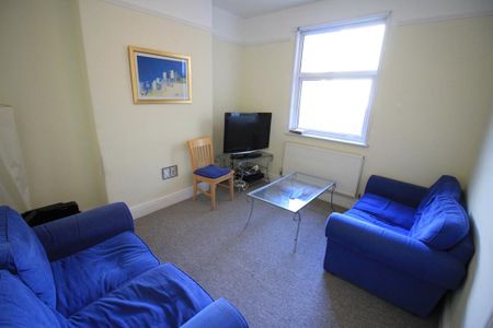 4 bedroom terraced house to rent - Photo 2
