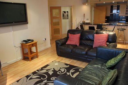 Sovereign Point, 31 The Quays, Salford Quays, M50 - Photo 3