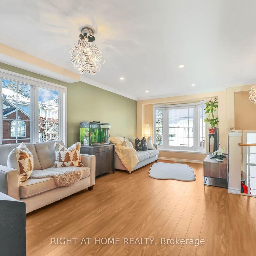 For Lease - 130 Mosaics Avenue Unit# 40, Aurora, Ontario - Photo 1