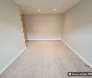 2 bedroom semi-detached bungalow to rent - Photo 4