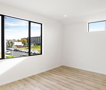 Three Level Beauty! - Photo 5