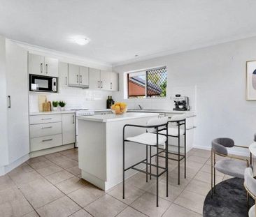 Modern Family Living in a Prime Ormiston Location - Photo 1