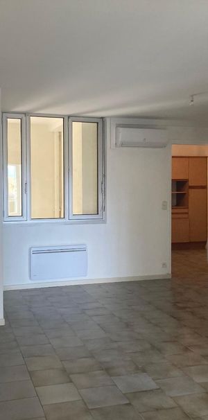 Location Appartement 3 pièces 69m² VALLON PONT D ARC 07150 - Photo 1