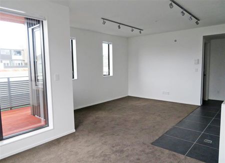 THE FIREMAN'S APARTMENTS - PETONE - Photo 3