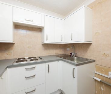 Cassio Road, Watford, Watford - Photo 3