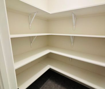 For Lease - 1096 Apolune Street, Barrhaven, Ontario - Photo 4