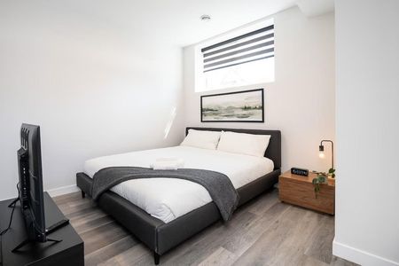 Fleet Avenue - Photo 4