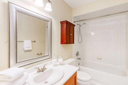 For Lease - 4 Thornlodge Drive, Hamilton, Ontario - Photo 2