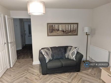 1 bedroom in a house share to rent - Photo 4