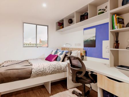Penthouse 2 Bed Apartment - Photo 3