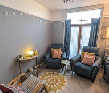 3 bedroom terraced house to rent - Photo 3