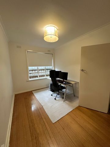 Bentleigh East - Photo 2