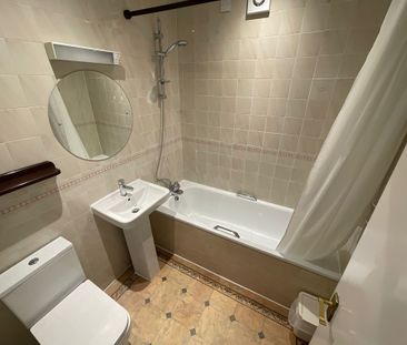 1 bedroom Apartment to let - Photo 3
