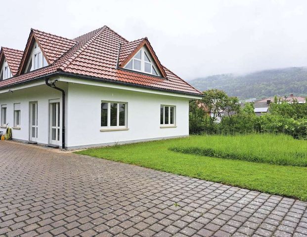 Großzügiges, modernes 2 Familienhaus in toller Lage - Foto 1