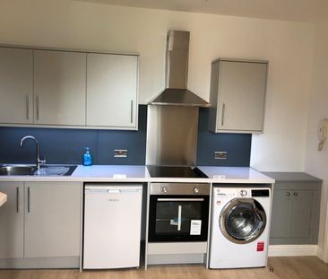 Studio Flat, Shepherds Bush Road, W6 - Photo 6