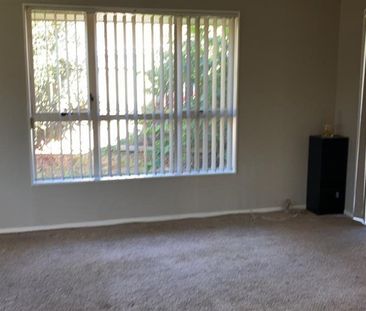 3 Bedroom Brick and Tile! - Photo 6