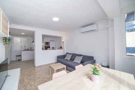 Carrer de Josep Benlliure, Valencia, Valencian Community 46011 - Photo 3