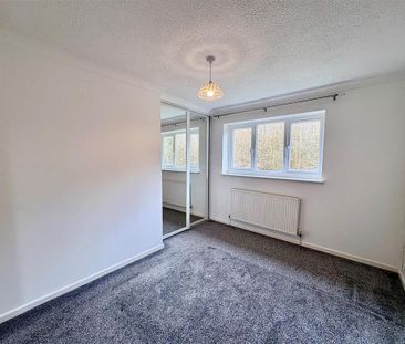 2 bedroom end of terrace house to rent - Photo 5